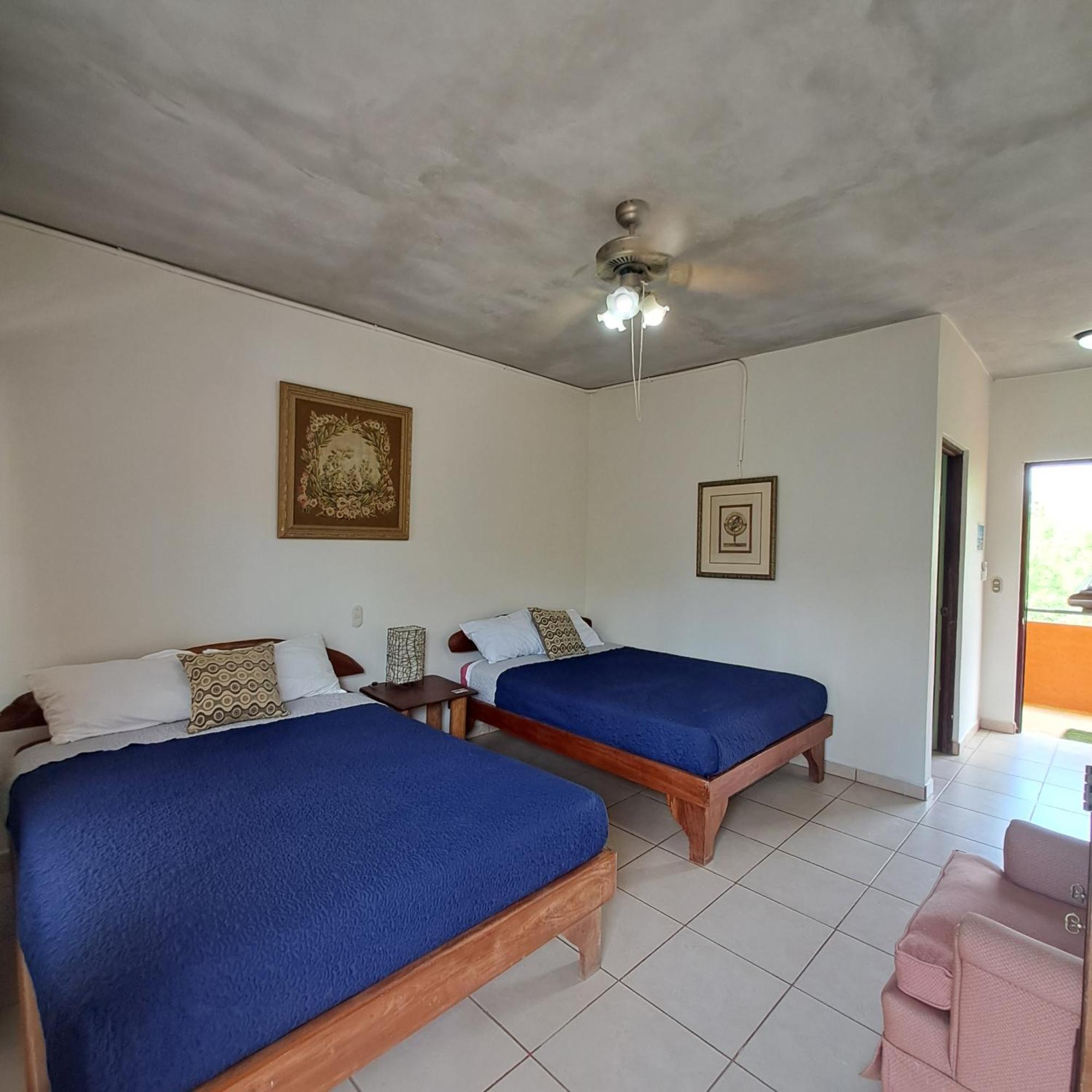 Hotel Georgi Cr Veintisiete de Abril Esterno foto