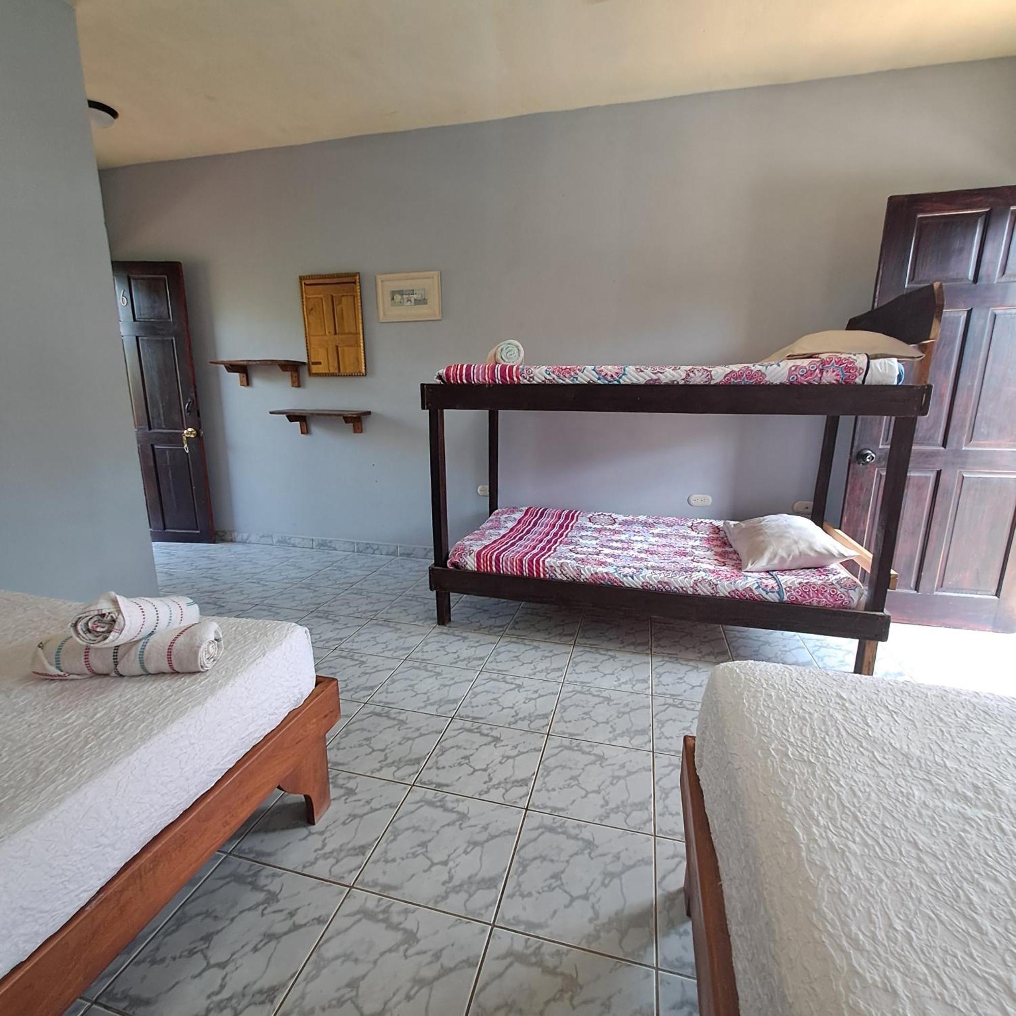 Hotel Georgi Cr Veintisiete de Abril Esterno foto